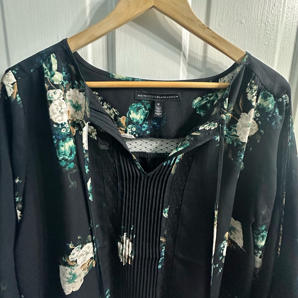 White House Black Market Black Floral Split-Sleeve Blouse - Picture 5 of 11